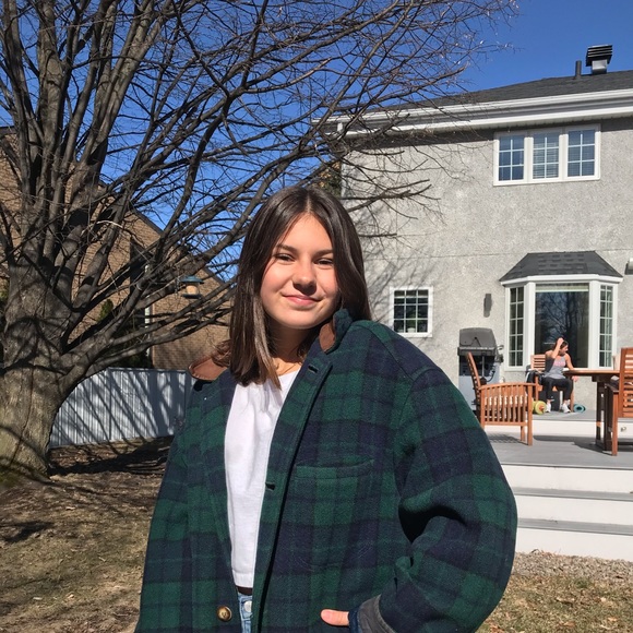 Meet your Posher, Gabrielle - Picture 1 of 1